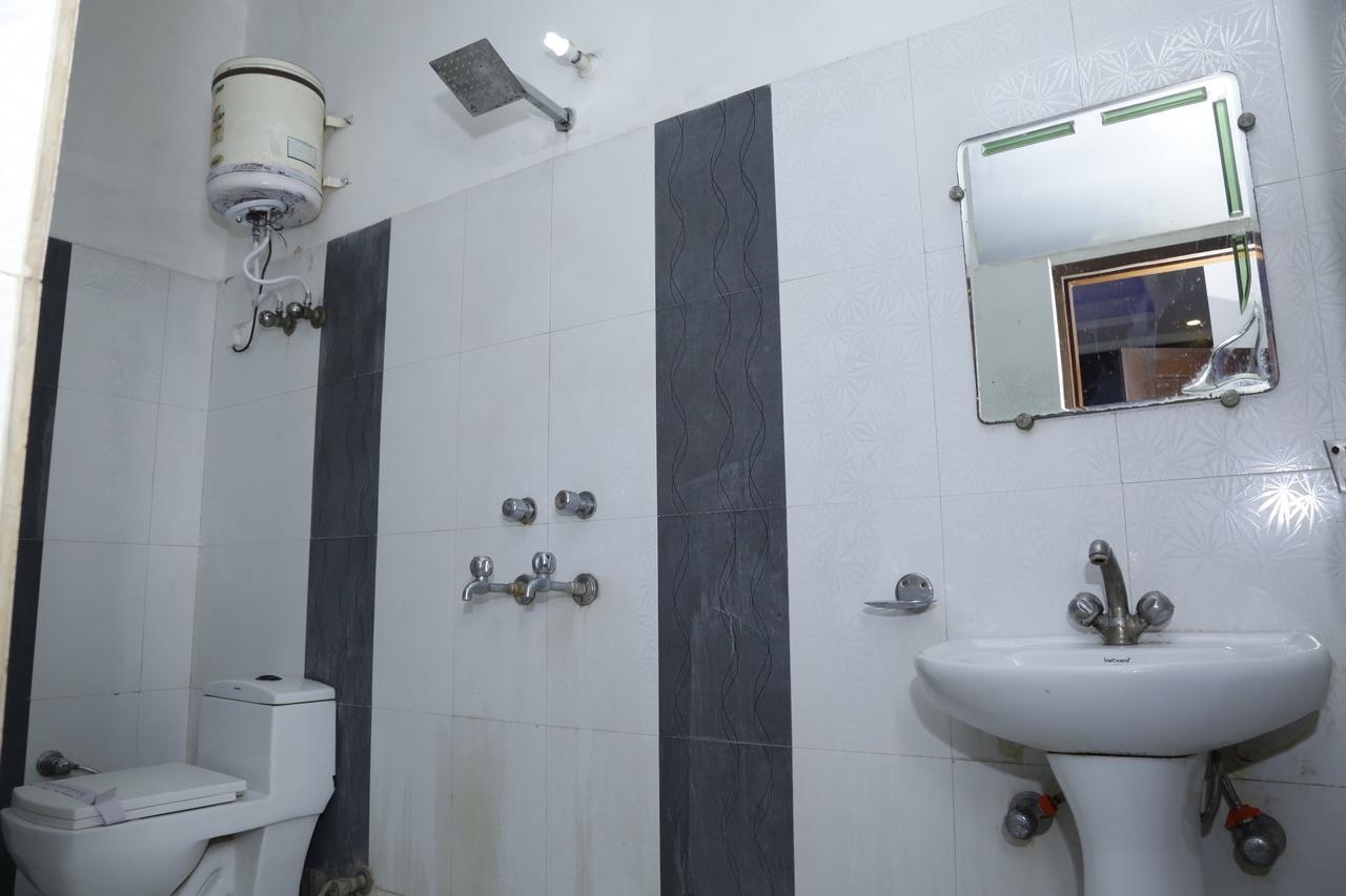 Vishal Hotel By Comfort Rooms New Delhi Luaran gambar